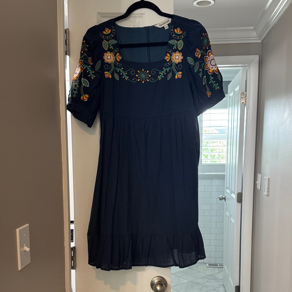 DAVI & DANI Navy Dress with Floral Embroidery